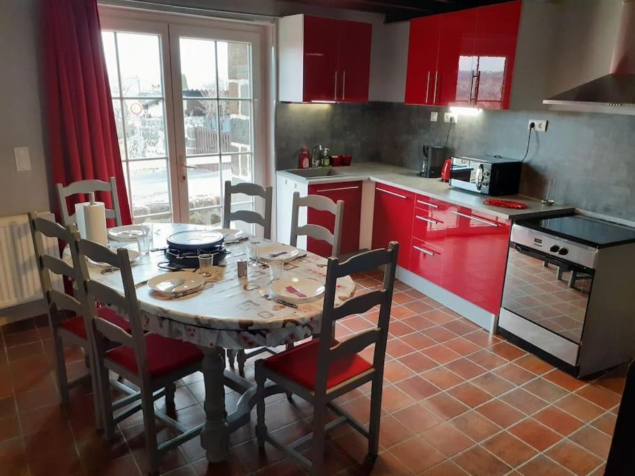 Maison Du Soleil Chez Isa Polignac  Екстериор снимка
